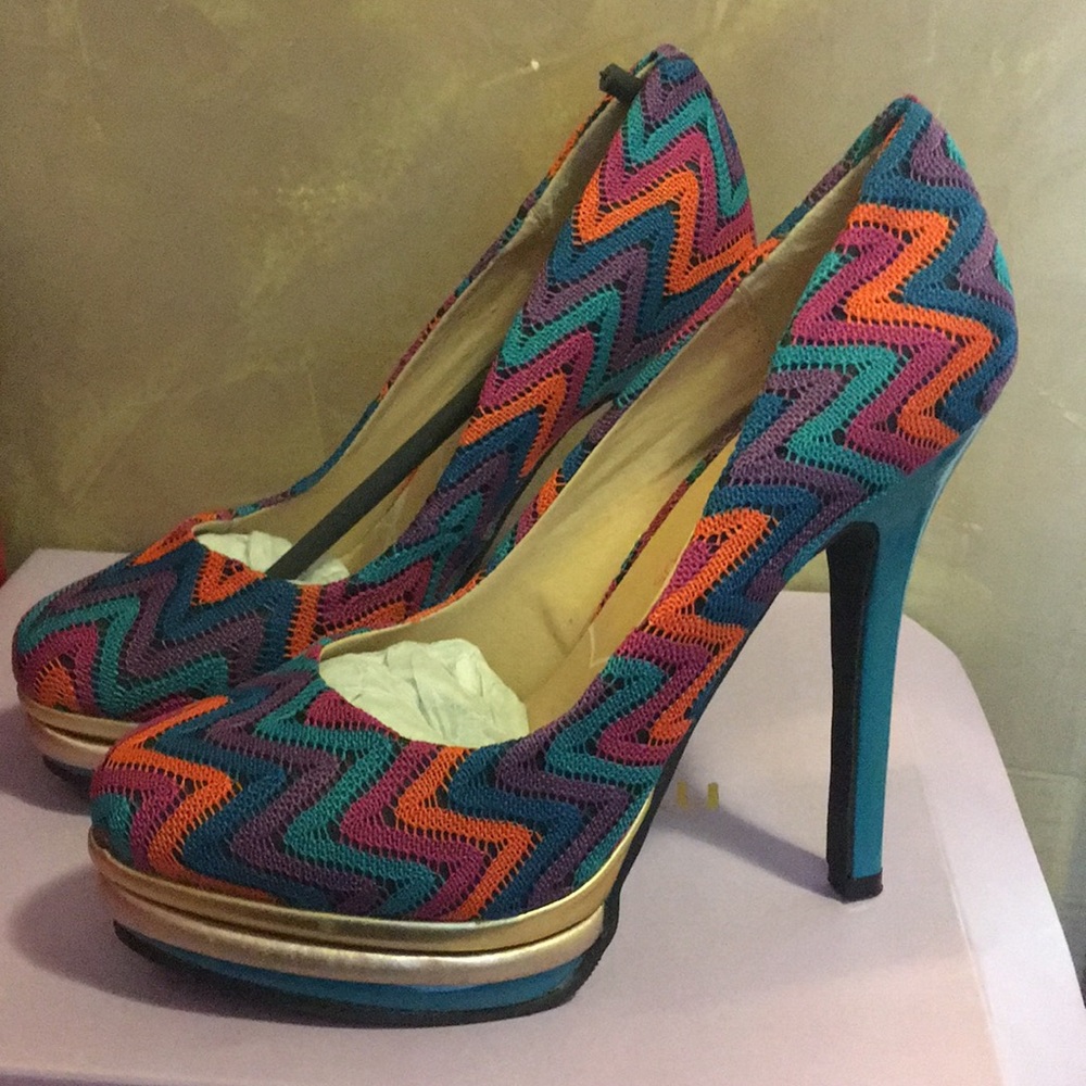 Multicolor Pumps